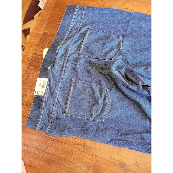 HUE Women's Classic Smooth Denim Leggings Medium Wash Plus 3x - Picture 5 of 5
